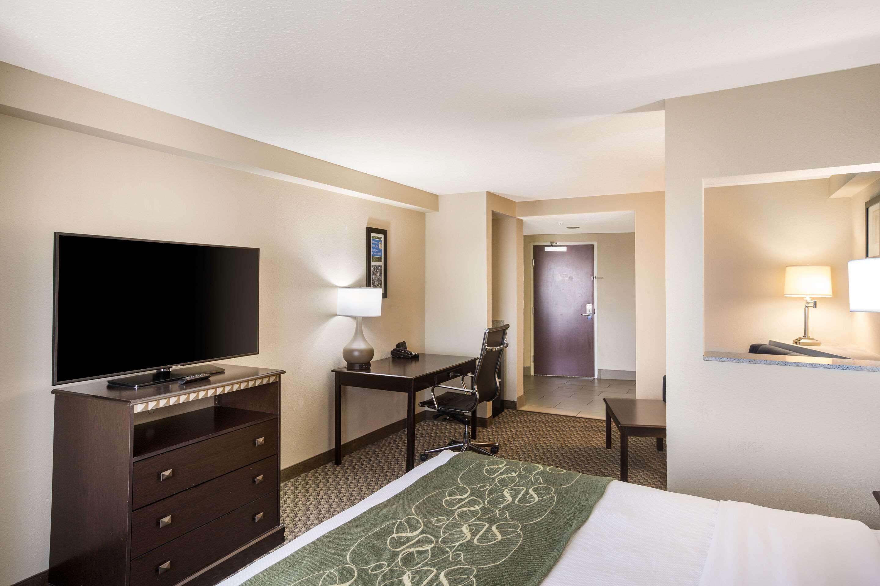 Comfort Suites Forsyth Near I-75 Exterior foto