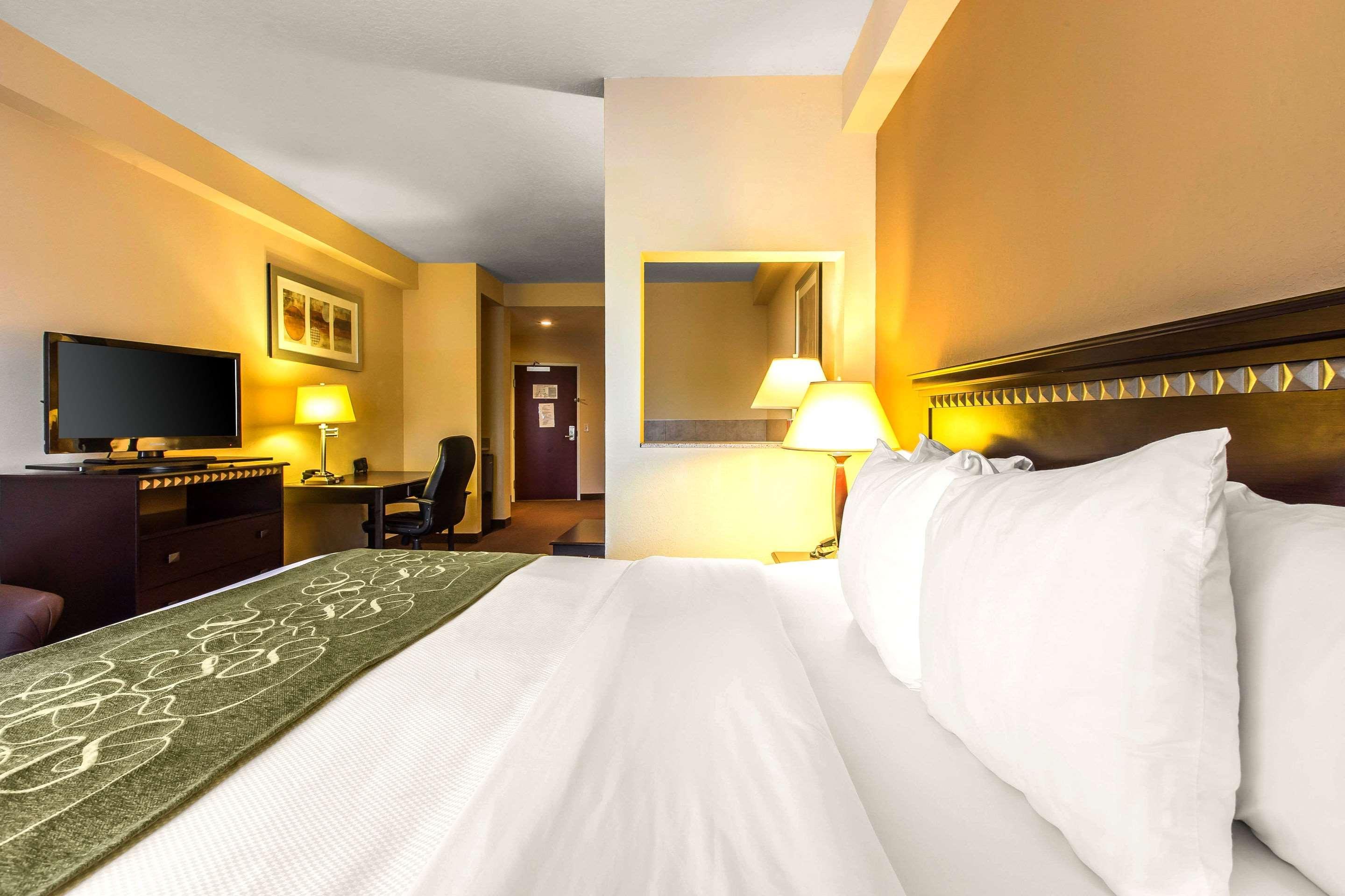 Comfort Suites Forsyth Near I-75 Exterior foto