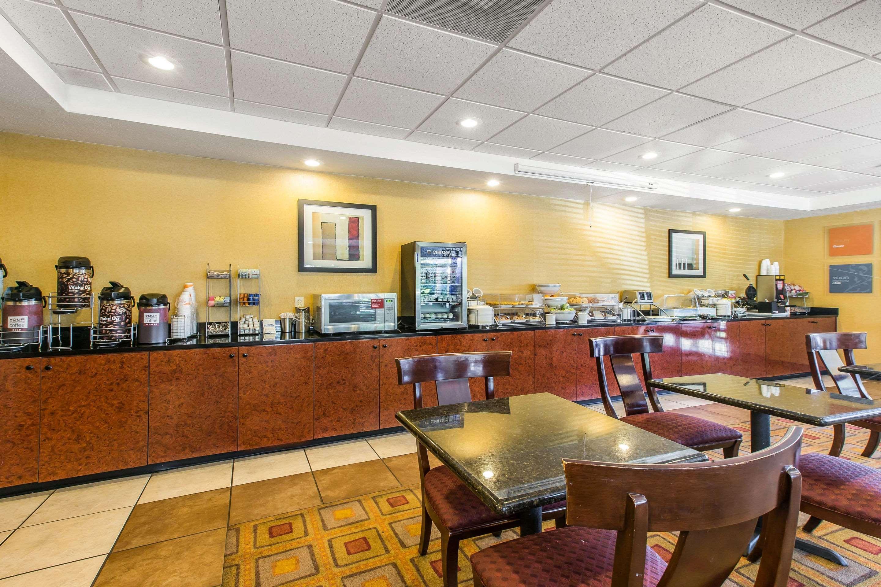Comfort Suites Forsyth Near I-75 Exterior foto